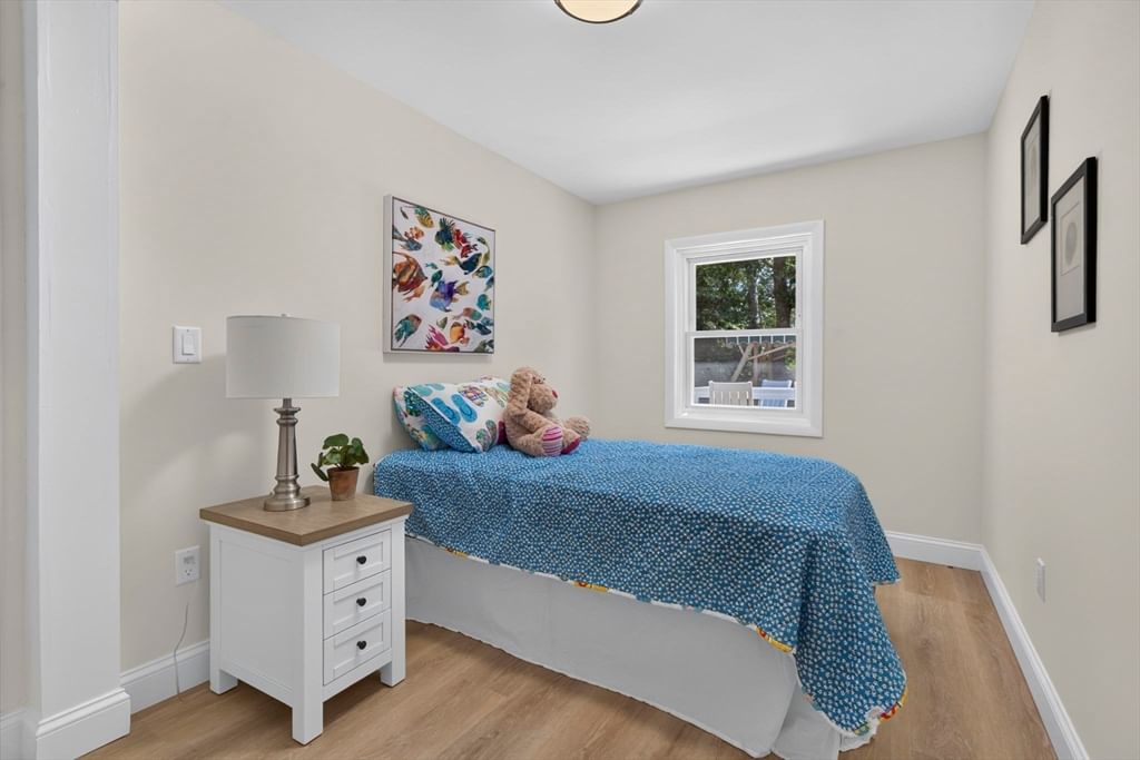 46 Lake Shore Dr Falmouth — Photo 13 of 27