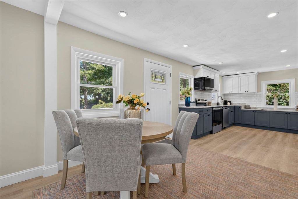 46 Lake Shore Dr Falmouth — Photo 5 of 27