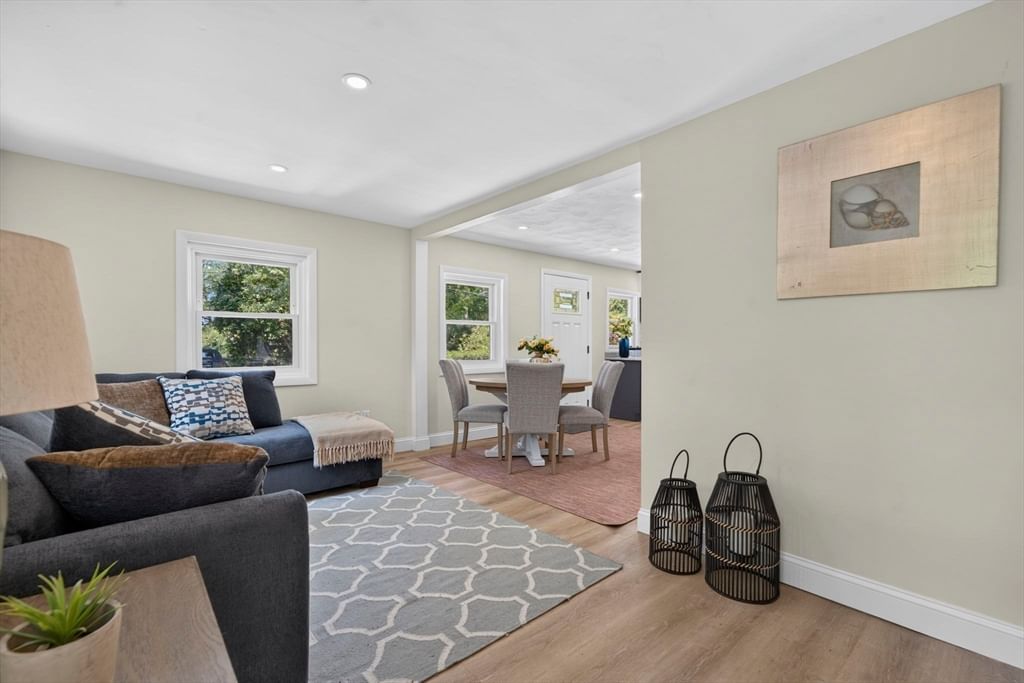 46 Lake Shore Dr Falmouth — Photo 7 of 27