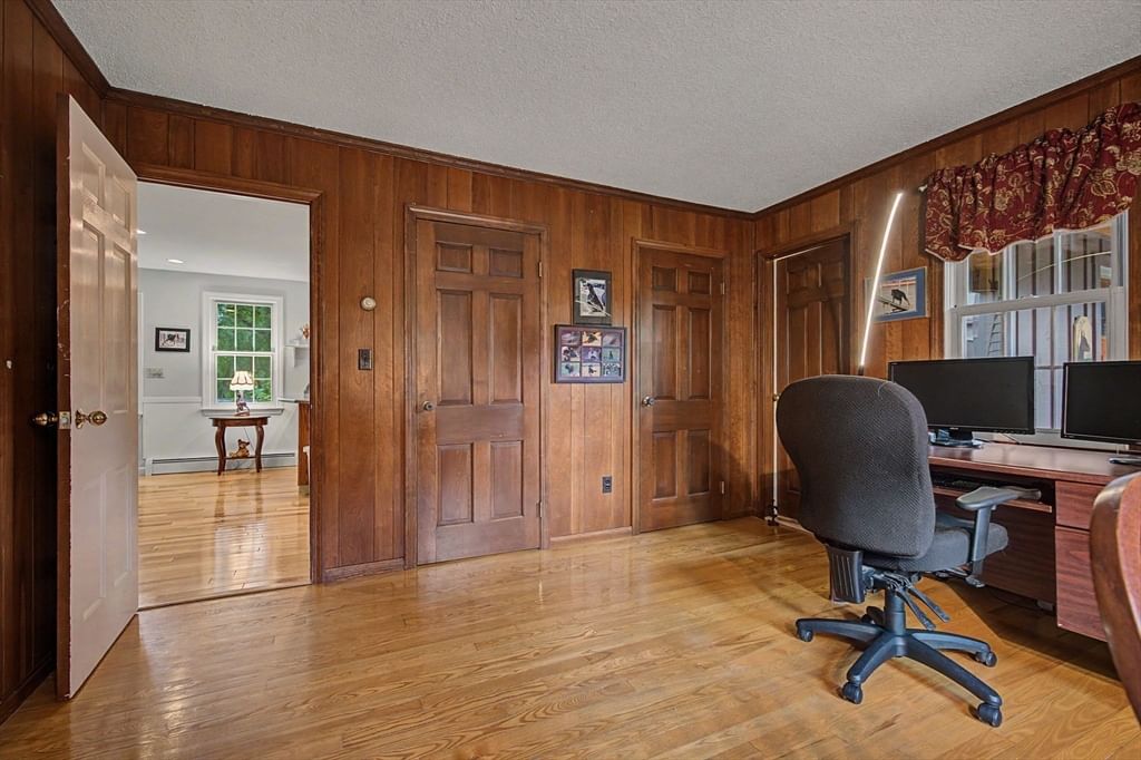 60 Main Road Westhampton — Photo 16 of 42