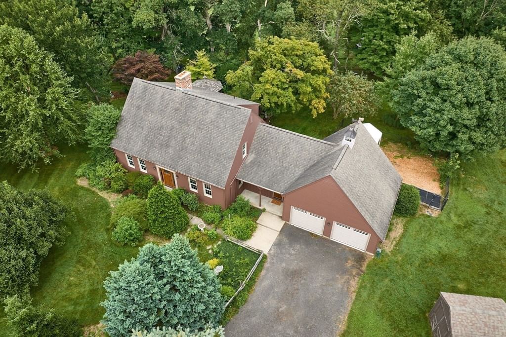 60 Main Road Westhampton — Photo 3 of 42