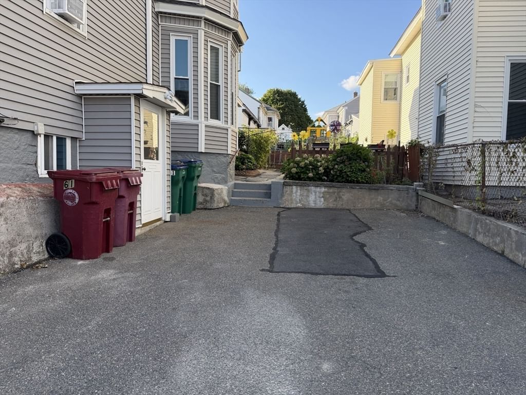61 Butterfield St Lowell — Photo 3 of 33