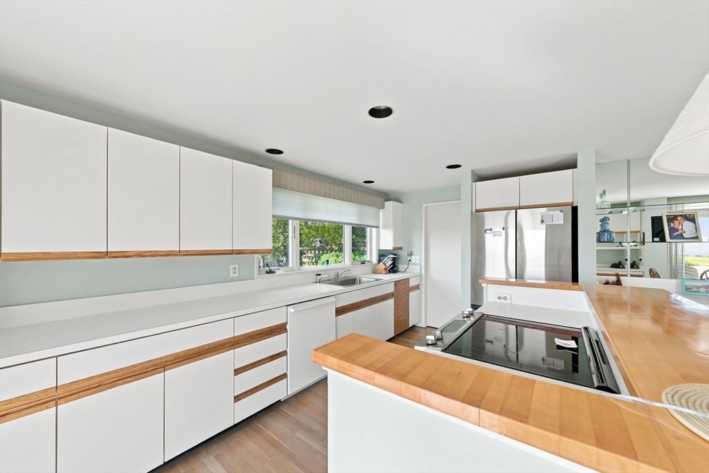 42 North Shore Drive #1 Dartmouth — Photo 13 of 38