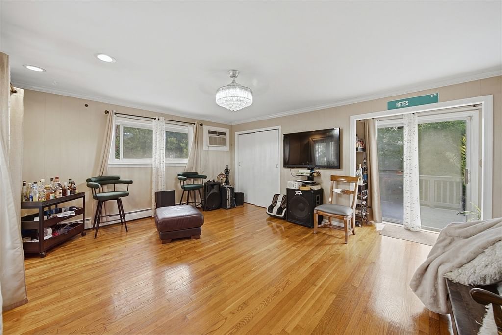 120 Leroy Ave Lawrence — Photo 4 of 29