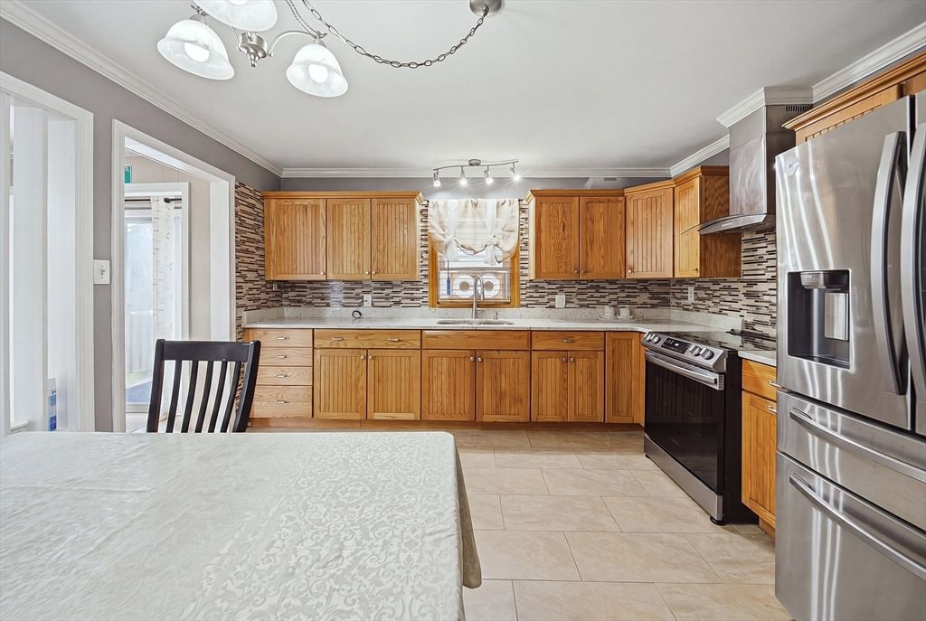 120 Leroy Ave Lawrence — Photo 9 of 29