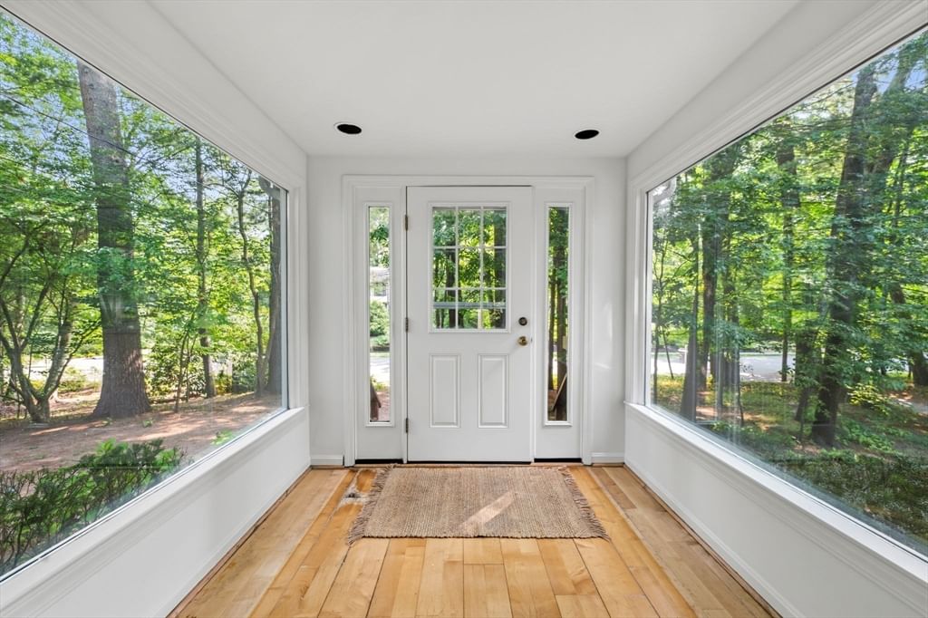 15 Harvard Drive Hingham — Photo 2 of 37