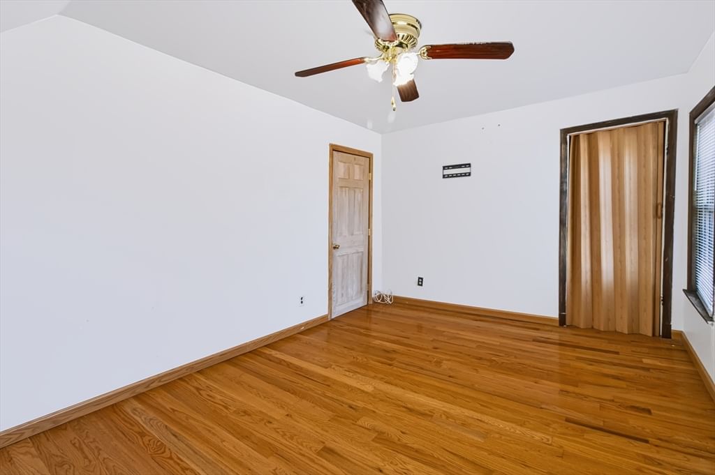 112 Quebec St Lowell — Photo 17 of 23