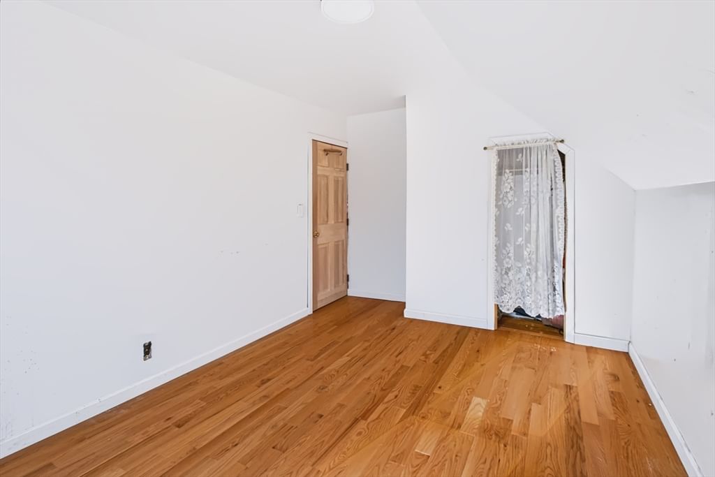 112 Quebec St Lowell — Photo 19 of 23