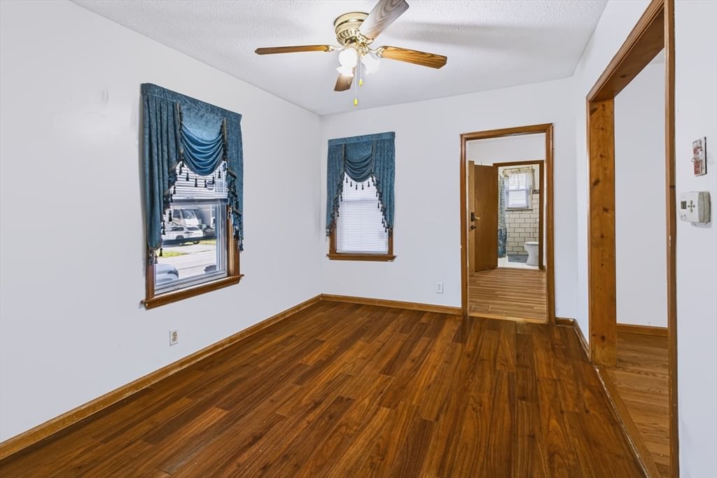 112 Quebec St Lowell — Photo 5 of 23