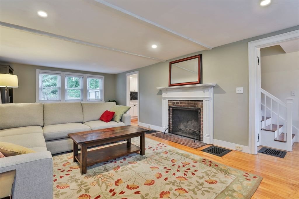 381 Willow St Mansfield — Photo 7 of 36