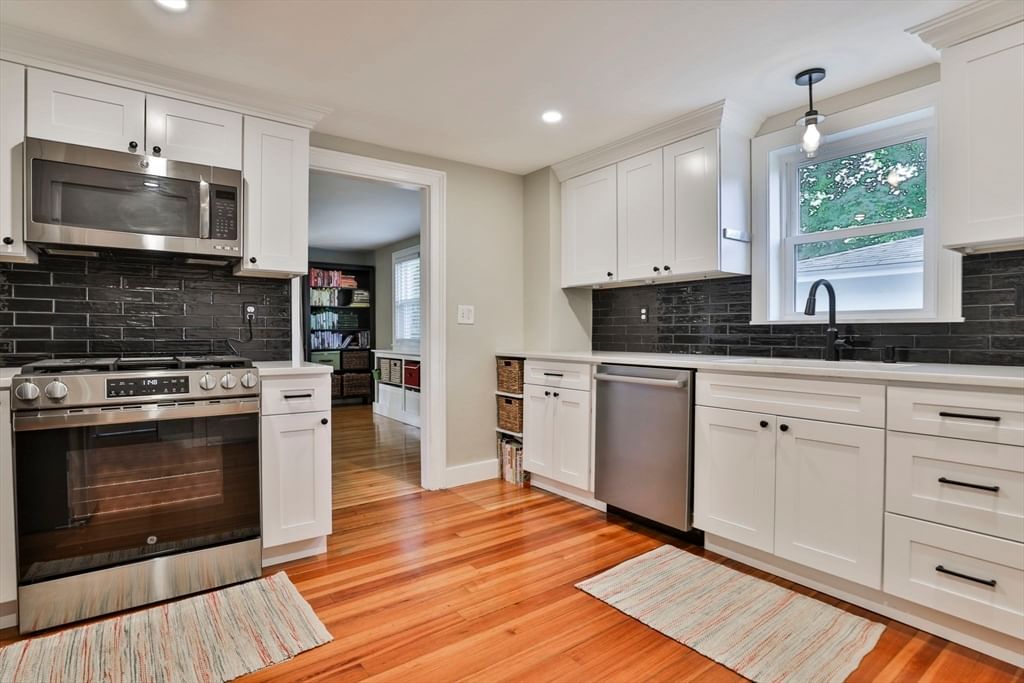 381 Willow St Mansfield — Photo 9 of 36