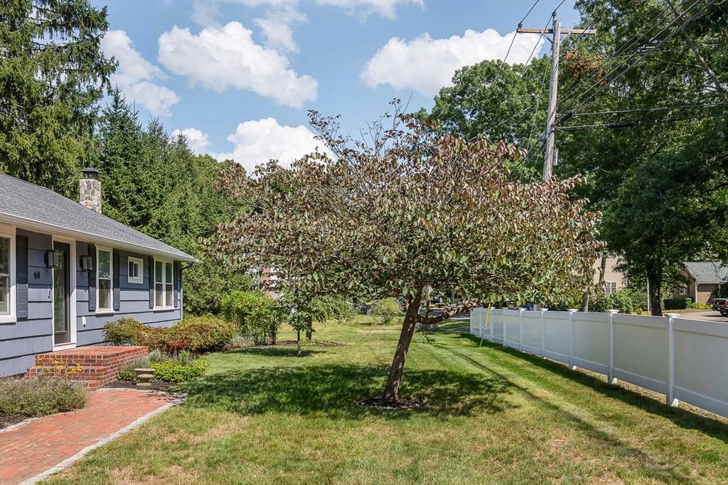 64 Chestnut St Foxboro — Photo 2 of 29