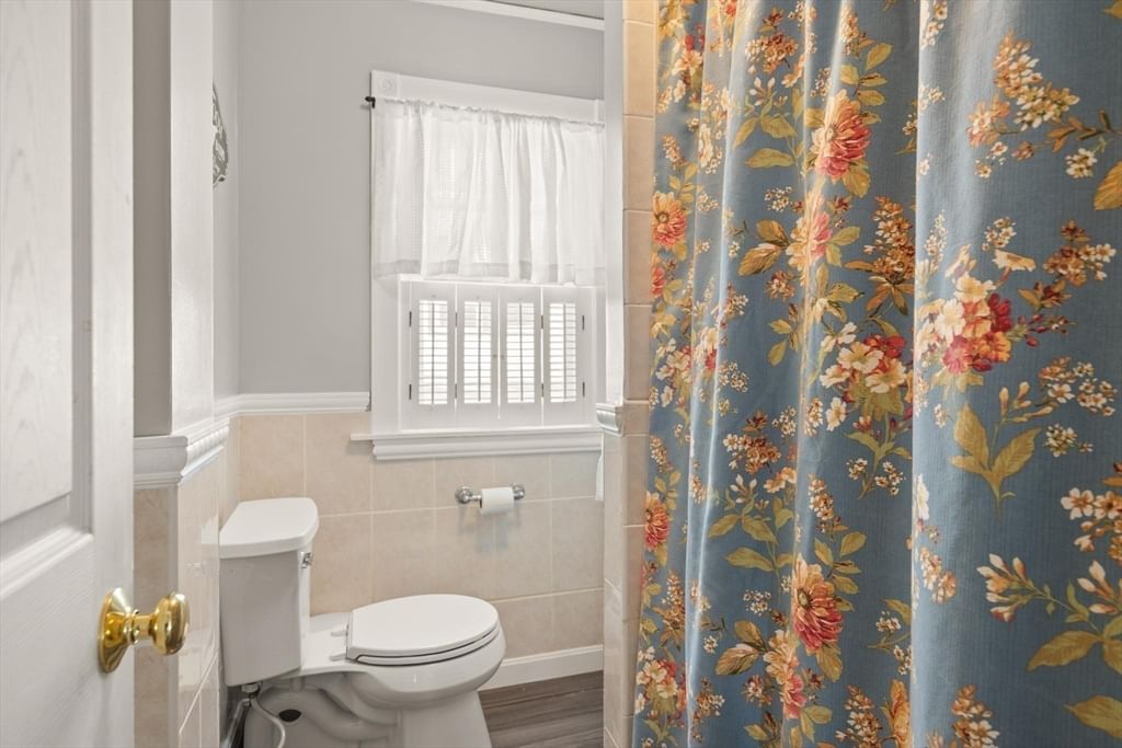 8 Palmer Ave, Saugus, MA 01906 photo 5