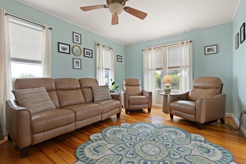 8 Palmer Ave, Saugus, MA 01906 photo 3