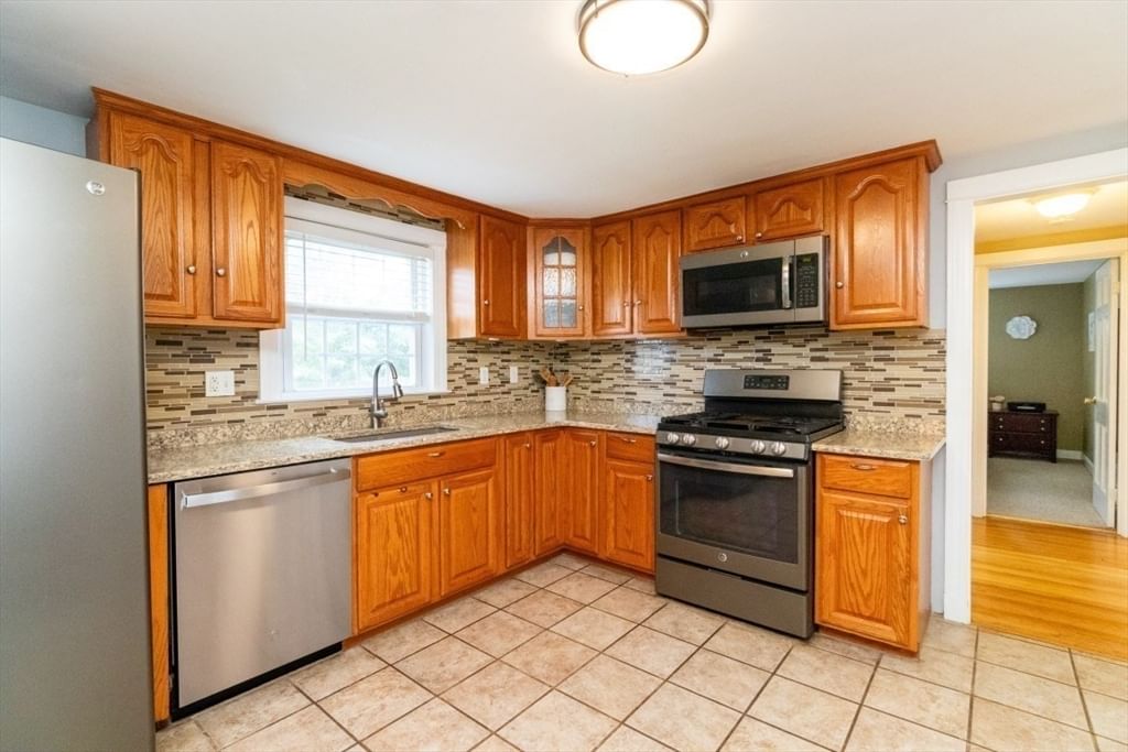 52 Chisholm Rd Weymouth — Photo 6 of 32