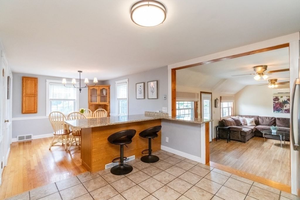 52 Chisholm Rd Weymouth — Photo 8 of 32
