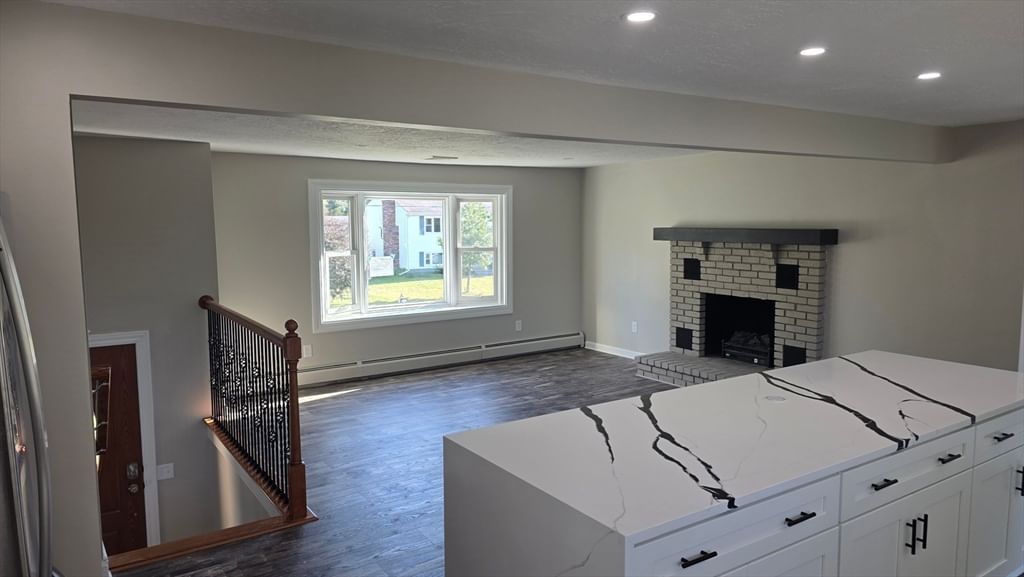 128 Evergreen Dr Swansea — Photo 14 of 35