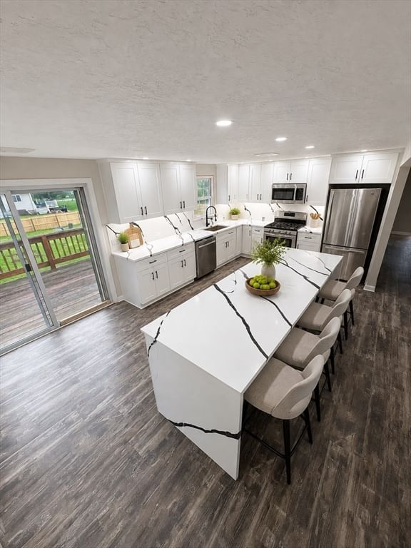 128 Evergreen Dr Swansea — Photo 19 of 35