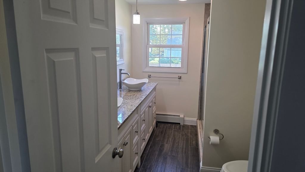 128 Evergreen Dr Swansea — Photo 21 of 35