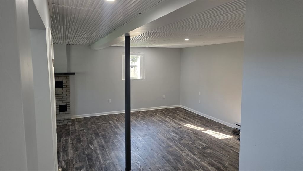 128 Evergreen Dr Swansea — Photo 28 of 35