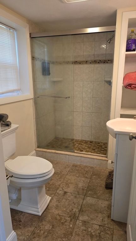 128 Evergreen Dr Swansea — Photo 32 of 35