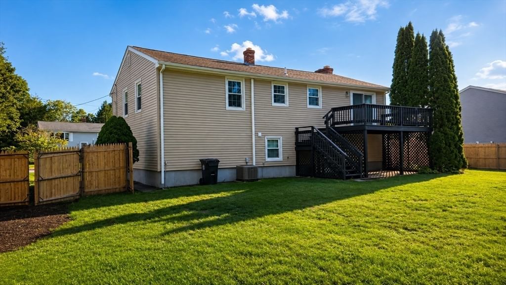 128 Evergreen Dr Swansea — Photo 9 of 35