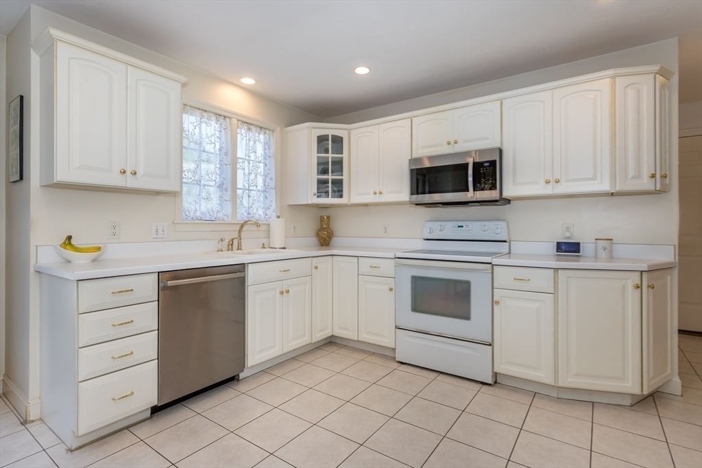 14 Orchard Ln Abington — Photo 10 of 35