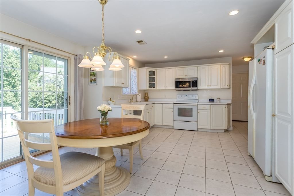 14 Orchard Ln Abington — Photo 11 of 35