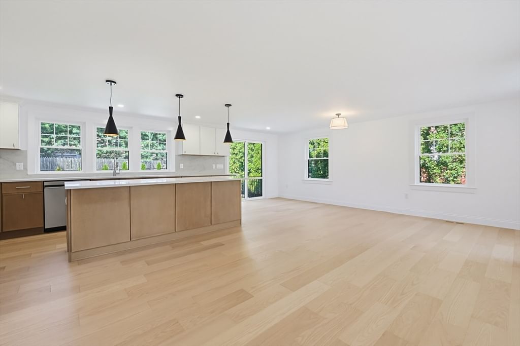 17 Kilburn Road Newton — Photo 7 of 26
