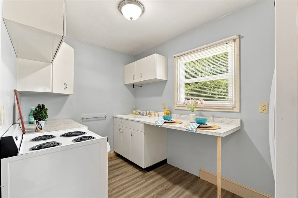 2228 Acushnet Ave New Bedford — Photo 13 of 39