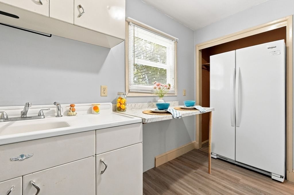 2228 Acushnet Ave New Bedford — Photo 14 of 39