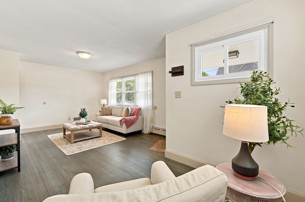 2228 Acushnet Ave New Bedford — Photo 4 of 39
