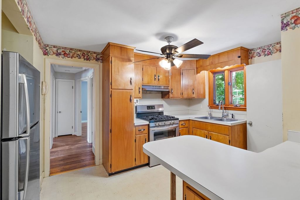 8 Wheeler Rd Westborough — Photo 11 of 32
