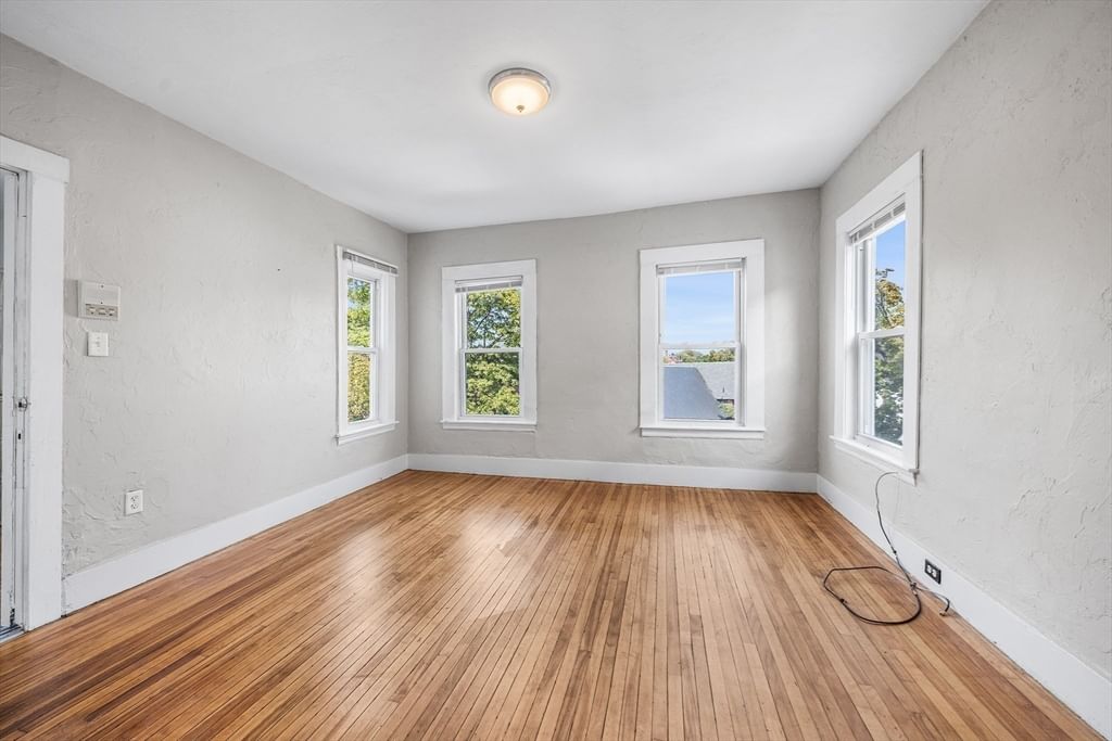 5 Freeland Ter Worcester — Photo 6 of 22