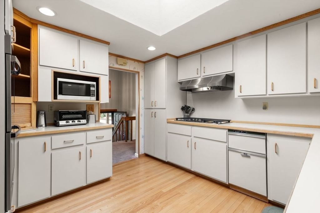 18 Jefferson Ave Sharon — Photo 16 of 40