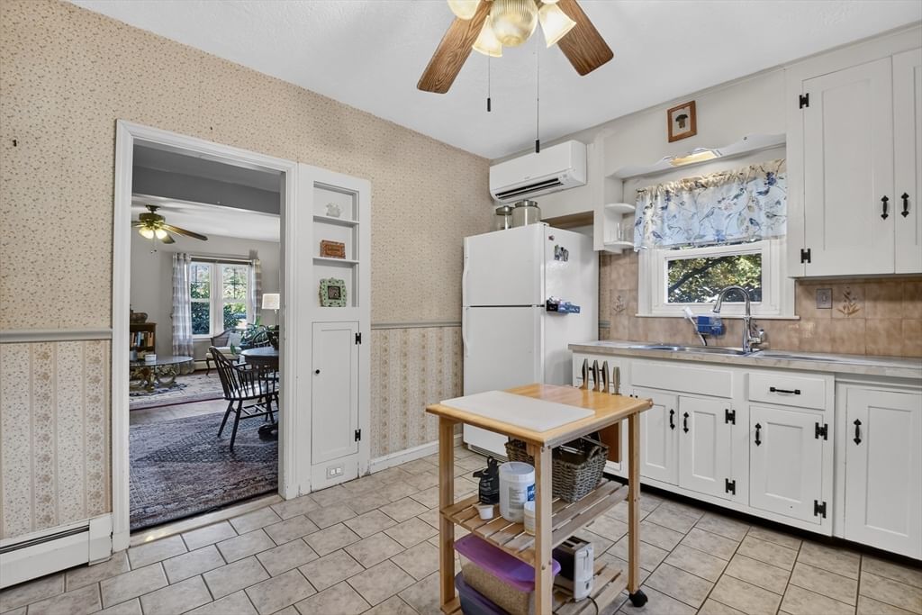 208 Woodland St Fitchburg — Photo 13 of 33