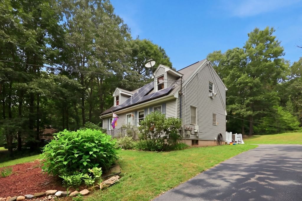 Property at 28 Old Thompson St, Palmer, MA 01069