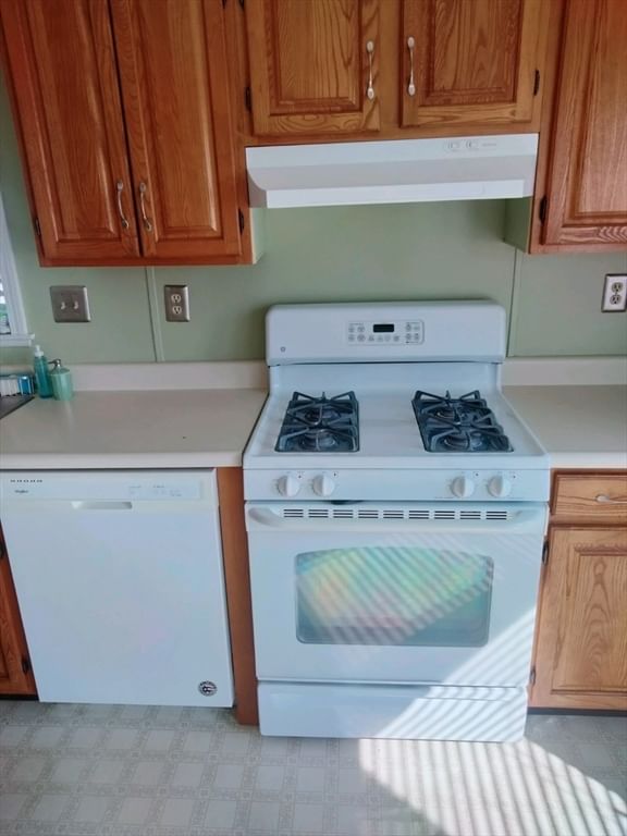 16 Hemlock Street Rockland — Photo 7 of 30