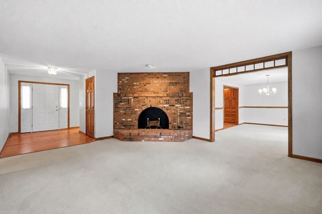 31 Deborah Lane Westfield — Photo 21 of 42