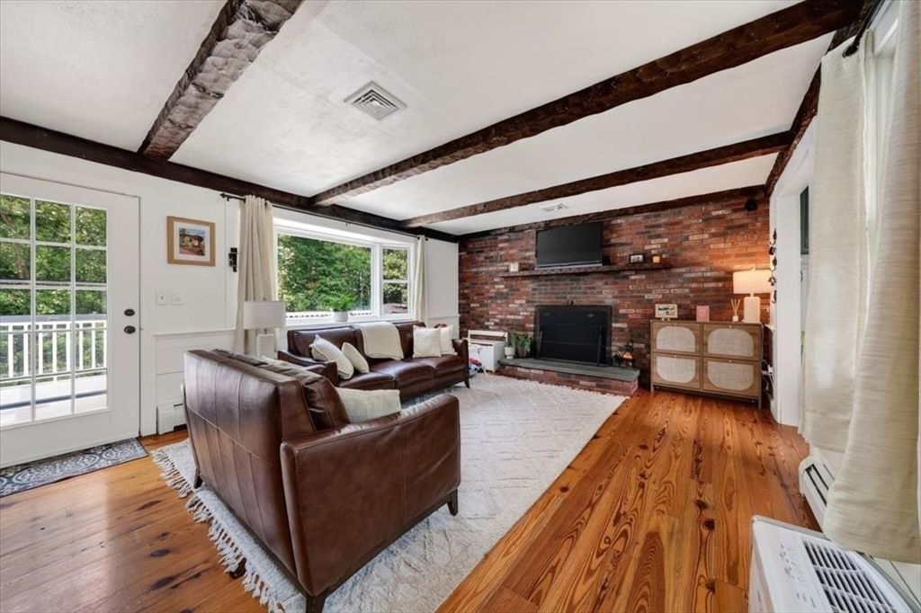 127 Taylor St Pembroke — Photo 13 of 31