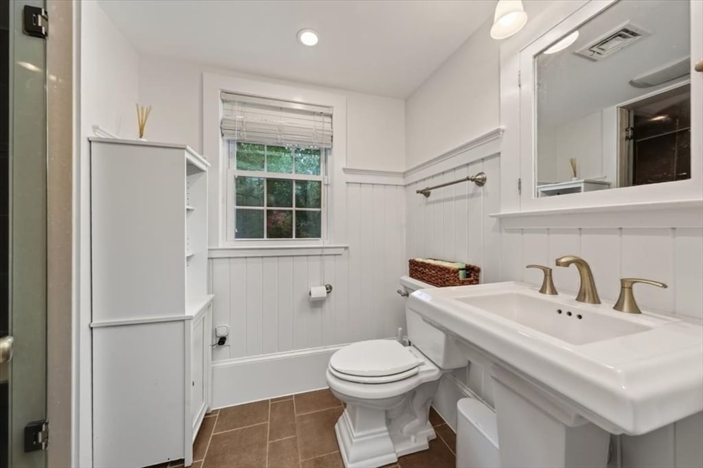 127 Taylor St Pembroke — Photo 26 of 31