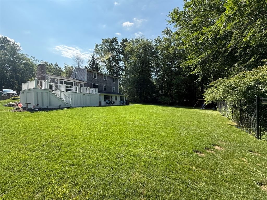 127 Taylor St Pembroke — Photo 3 of 31
