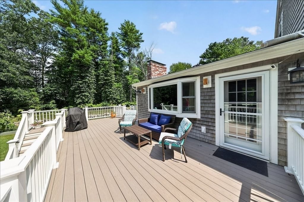 127 Taylor St Pembroke — Photo 6 of 31