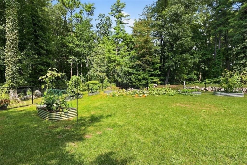 127 Taylor St Pembroke — Photo 8 of 31