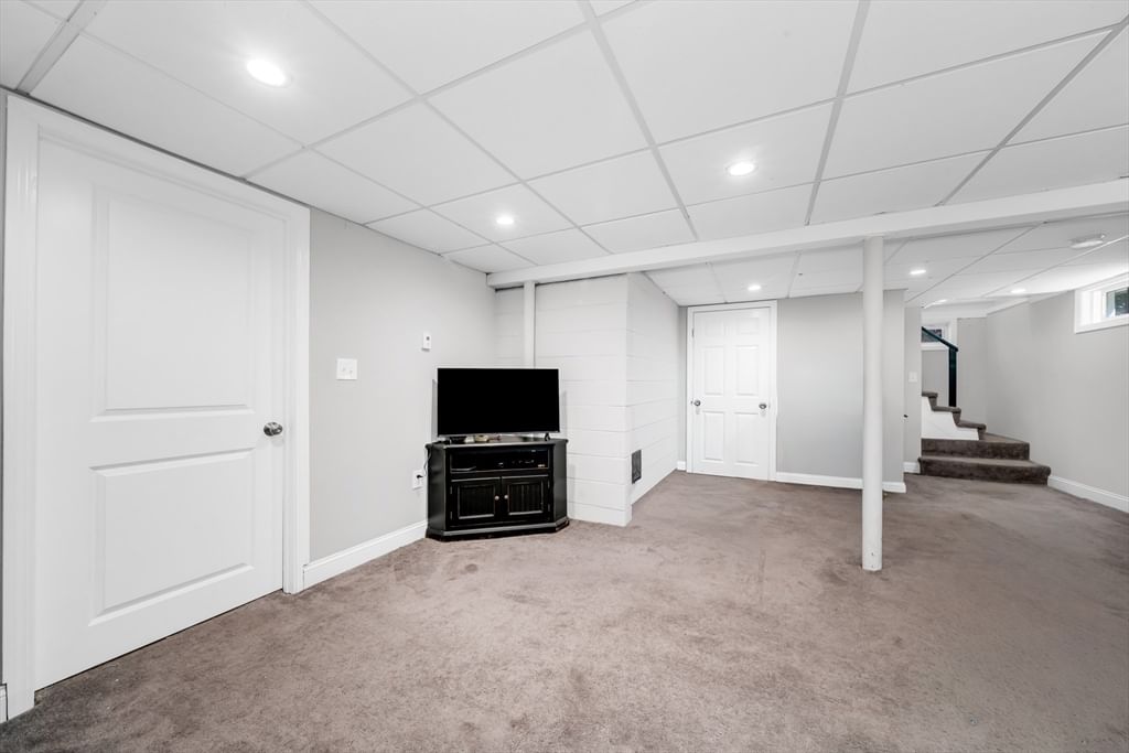 201 Old Burley St Danvers — Photo 13 of 17