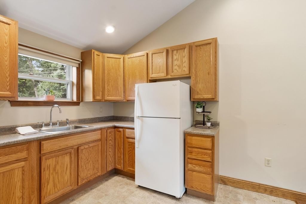4 Julio Street, Chelmsford, MA 01824 photo 2