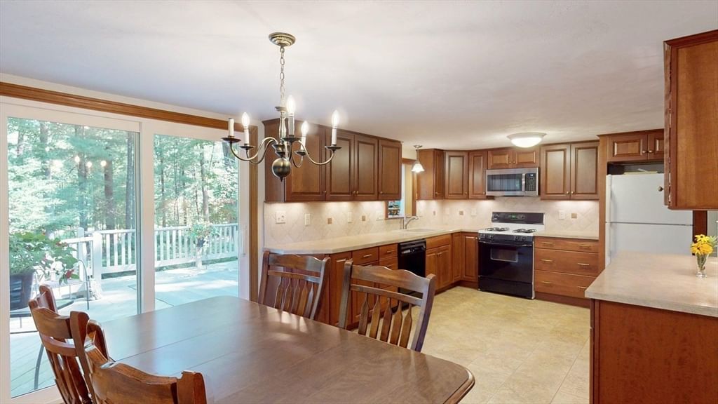 60 Old Farm Road Mansfield — Photo 12 of 41