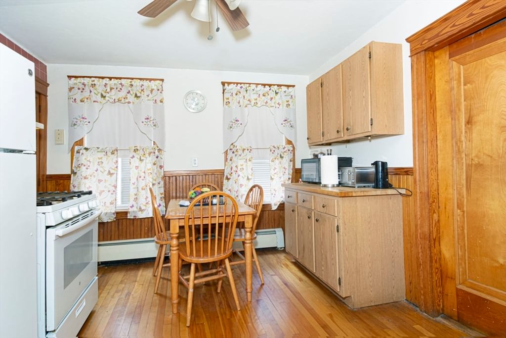 14 Ericsson St Worcester — Photo 4 of 31