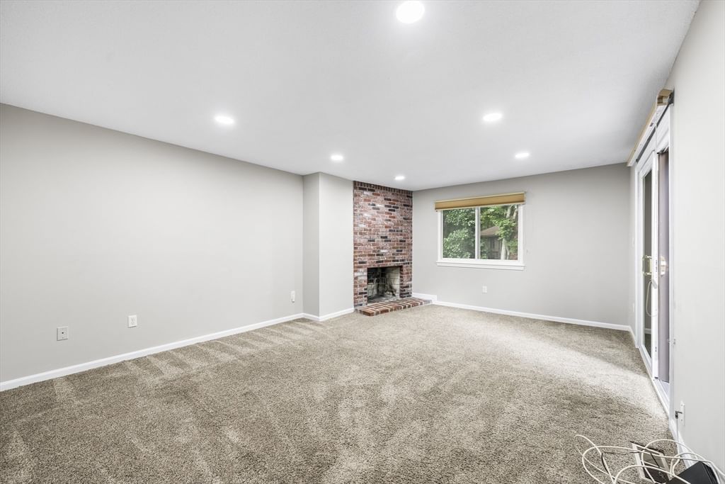 72 E Bluff Rd #72 Ashland — Photo 3 of 42