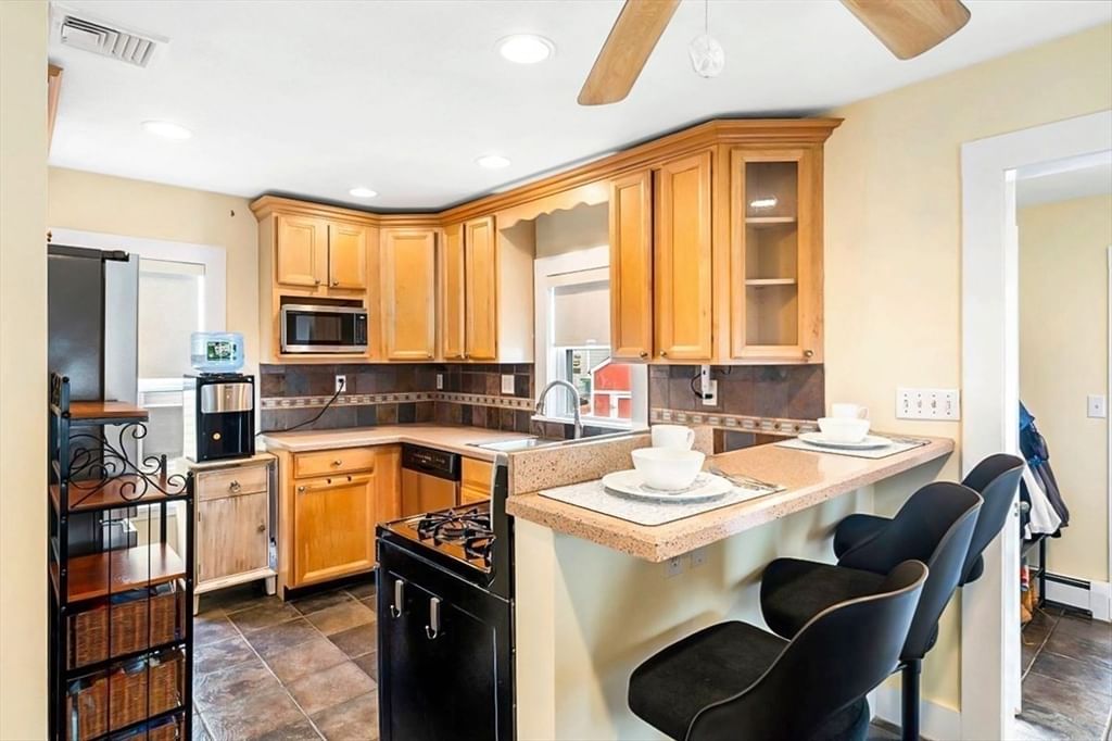 28 Everett St #0 Woburn — Photo 3 of 14